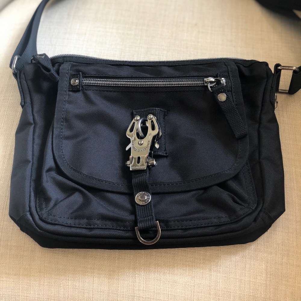 George Gina & Lucy Crossbody